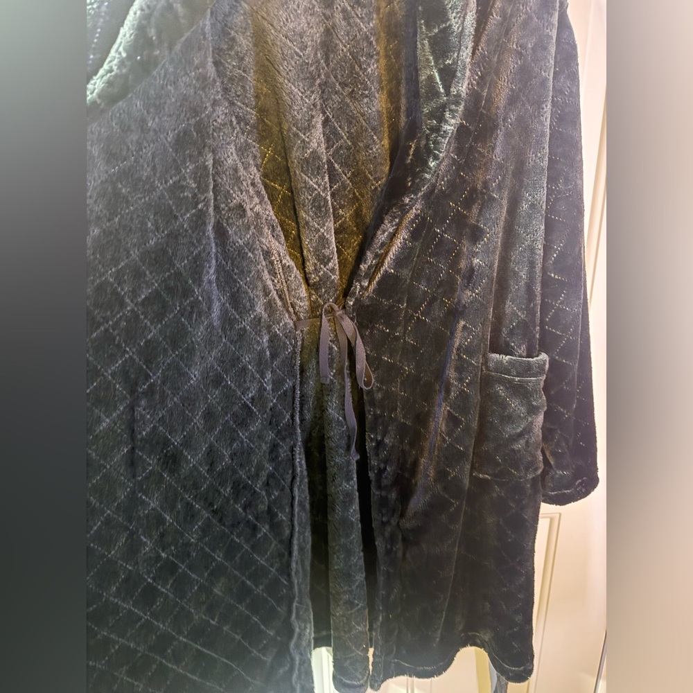 La Vie En Rose Soft Plush Robe- medium - Picture 13 of 15